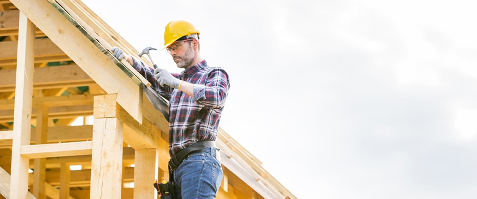 What are the duties of commercial roofing?